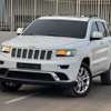 Jeep Grand Cherokee 4x4 SUV blanc spacieux thumb 2
