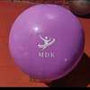 Ballon de yoga et gymnastique 65cm prémium thumb 4