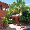 Domaine afro contemporain à vendre à Saly thumb 7