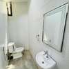 Appartement F2 Meublé à Louer au POINT E thumb 13