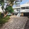 Villa R+1 850m2 à louer à Ngor thumb 3