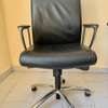Chaises en plastique et chaises de bureaux thumb 2