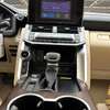 Toyota land cruiser LC300 thumb 13