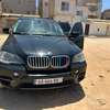 BMW X5 SUV noir spacieux performance thumb 0