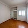 Salon spacieux parquet clair avec balcon lumineux thumb 1