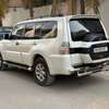 Mistubichi pajero 2015 thumb 6