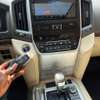 Toyota land cruiser V8 thumb 4