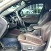 BMW X4 SUV blanc puissant et élégant thumb 4