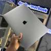 MacBook Pro 2019 Core i9 Ram 16Go SSD 512Go 4Go dédiée thumb 2