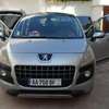 Voiture Peugeot 3008 thumb 2