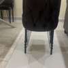 Chaise en cuir thumb 1