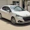 Peugeot 208 diesel à vendre. thumb 6