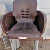 Chaises en plastique thumb 2