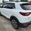 Kia stonic 2018 thumb 5