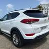 Hyundai Tucson 2017 SUV blanc spacieux polyvalent thumb 3