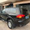 Mitsubishi pajero thumb 2