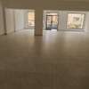 Local commercial lumineux 330m²  carrelé Yoff SENELEC thumb 1