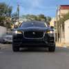 Jaguar F-Pace 2018 SUV noir puissant confortable thumb 10