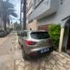 SUV compact gris thumb 7