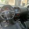Mitsubishi outlander thumb 3