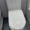 Chaise Anglaise blanche céramique design épuré thumb 1