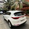 Kia Sportage blanc SUV spacieux et fiable thumb 6