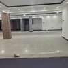 A loué un grand show toum de700m2 thumb 4