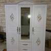Armoire marron et blanc thumb 0