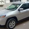 Jeep Cherokee bon état thumb 0
