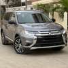 Mitsubishi Outlander 2018Gris SUV spacieux fiable thumb 12