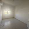 Appartement a louer point E thumb 7