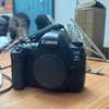 canon mark 4 thumb 2