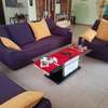 Ensemble canapé violet 3 pièces coussins jaunes et table thumb 1