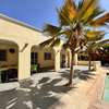 Villa avec piscine a vendre a Ngaparou thumb 9