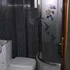 Appartement deux chambres salon thumb 5