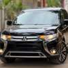 Mitsubishi Outlander 2019 venant 7 places 4 cylindres thumb 3