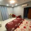 Chambre sdb avec spot lumineux meublee thumb 5