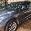Audi Q5 SUV gris 5 portes spacieux thumb 9