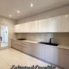 À louer – Appartement F4 meublé à Point E thumb 4