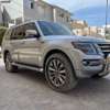 mitsubishi pajero thumb 2