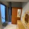 Chambre sdb avec spot lumineux meublee thumb 9
