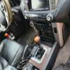 Toyota Land Cruiser SUV blanc robuste thumb 2