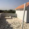 Villa à louer au rond-point ngaparou thumb 5