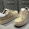 Kiton baskets basses noires semelle épaisse beige thumb 3