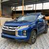 Mitsubishi SUV compact 5 portes bleu polyvalent thumb 2