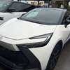 Toyota CHR 2024 SUV blanc toit noir thumb 0