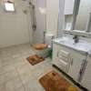 NGAPAROU VILLA LUXUEUSE  CHAMBRE MEUBLE ACCES PISCINE thumb 9