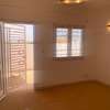 VILLA BASSE A LOUER A THIES  CITE DIOBASS thumb 10