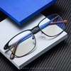 Lunettes de lecture transparentes dorées confortables thumb 2
