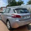Peugeot 308 2016 thumb 6